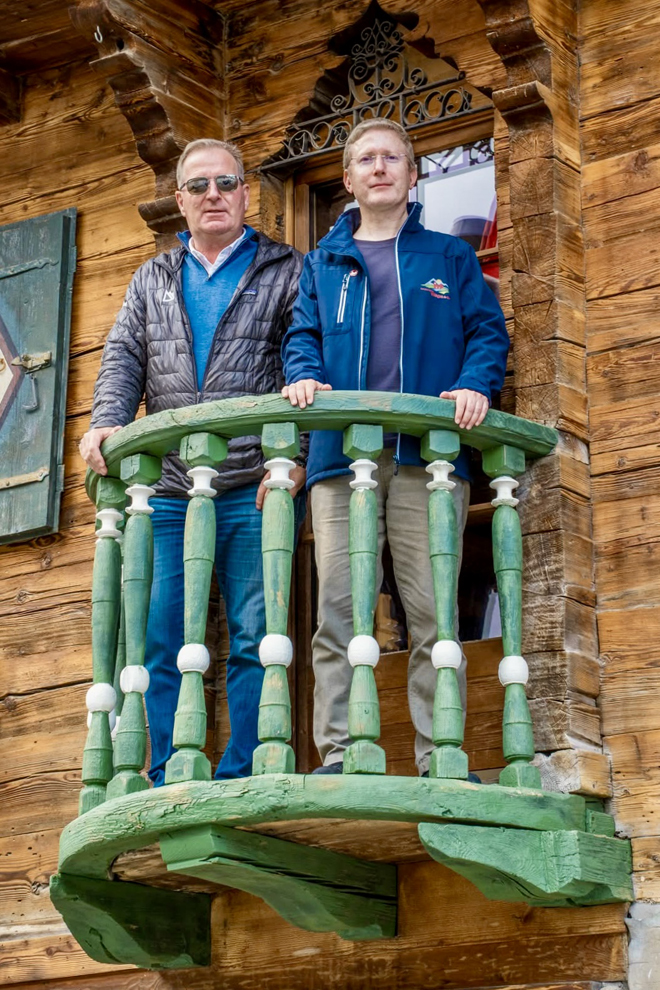 Le maire de la commune, Jacques Berra avec le président de l'association Kevin Quattropani