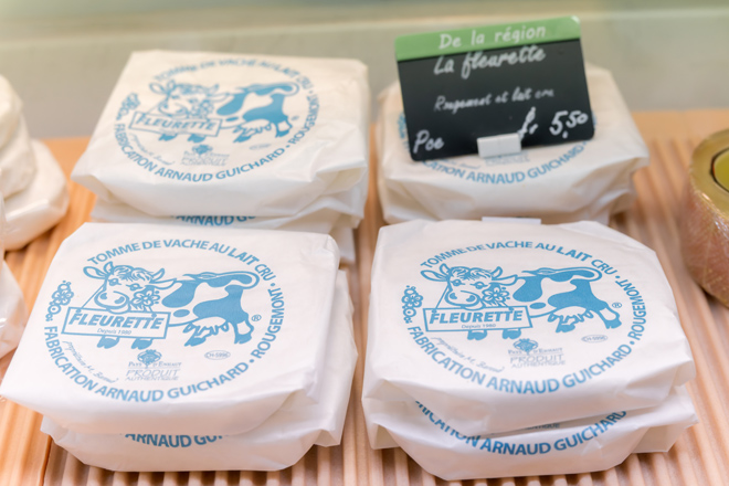 La tomme Fleurette, spécialité de Rougemont, arrive à Aigle